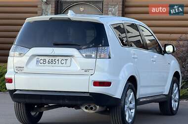 Внедорожник / Кроссовер Mitsubishi Outlander 2011 в 