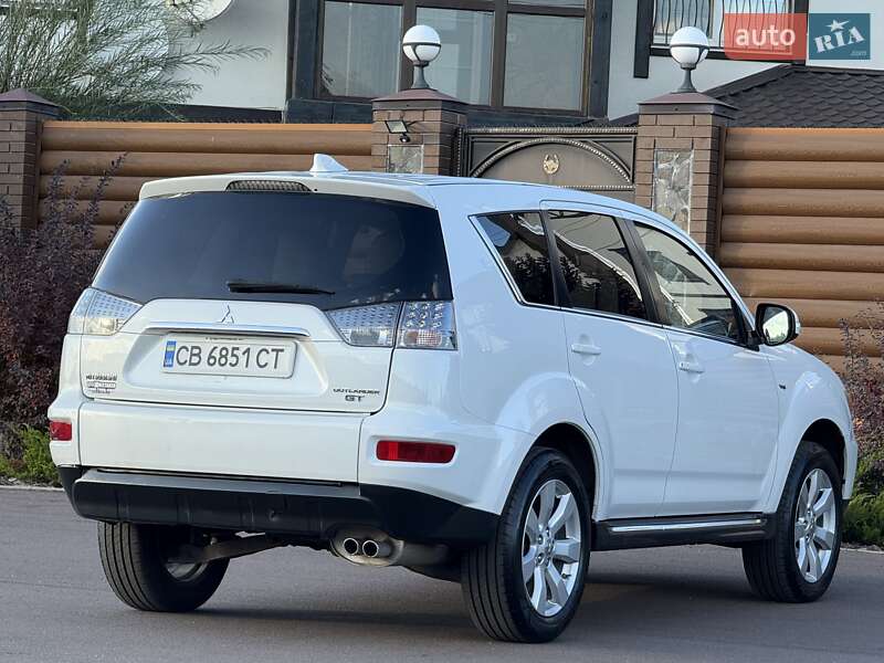 Внедорожник / Кроссовер Mitsubishi Outlander 2011 в Киеве