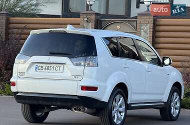 Внедорожник / Кроссовер Mitsubishi Outlander 2011 в 