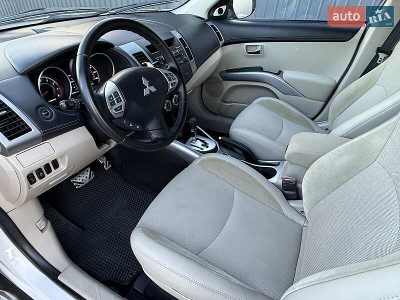 Внедорожник / Кроссовер Mitsubishi Outlander 2011 в Киеве
