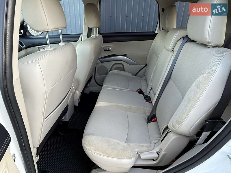 Внедорожник / Кроссовер Mitsubishi Outlander 2011 в Киеве