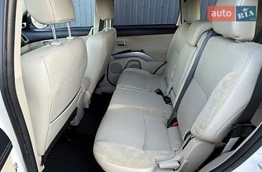 Внедорожник / Кроссовер Mitsubishi Outlander 2011 в 