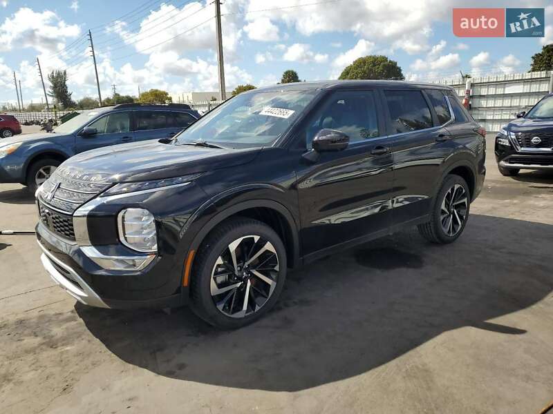 Внедорожник / Кроссовер Mitsubishi Outlander 2024 в Одессе