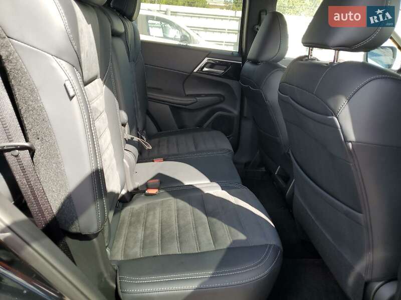 Внедорожник / Кроссовер Mitsubishi Outlander 2024 в Одессе