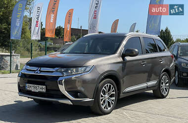 Внедорожник / Кроссовер Mitsubishi Outlander 2016 в Бердичеве