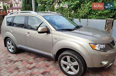 Позашляховик / Кросовер Mitsubishi Outlander 2008 в Сваляві