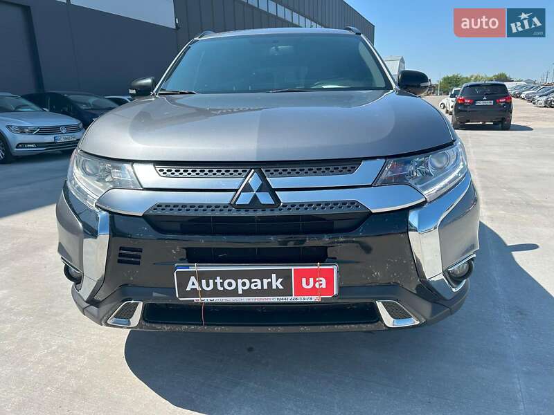 Внедорожник / Кроссовер Mitsubishi Outlander 2019 в Львове