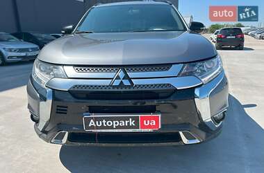 Внедорожник / Кроссовер Mitsubishi Outlander 2019 в 