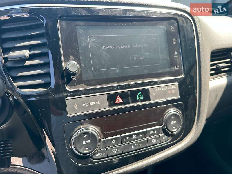 Внедорожник / Кроссовер Mitsubishi Outlander 2019 в Львове