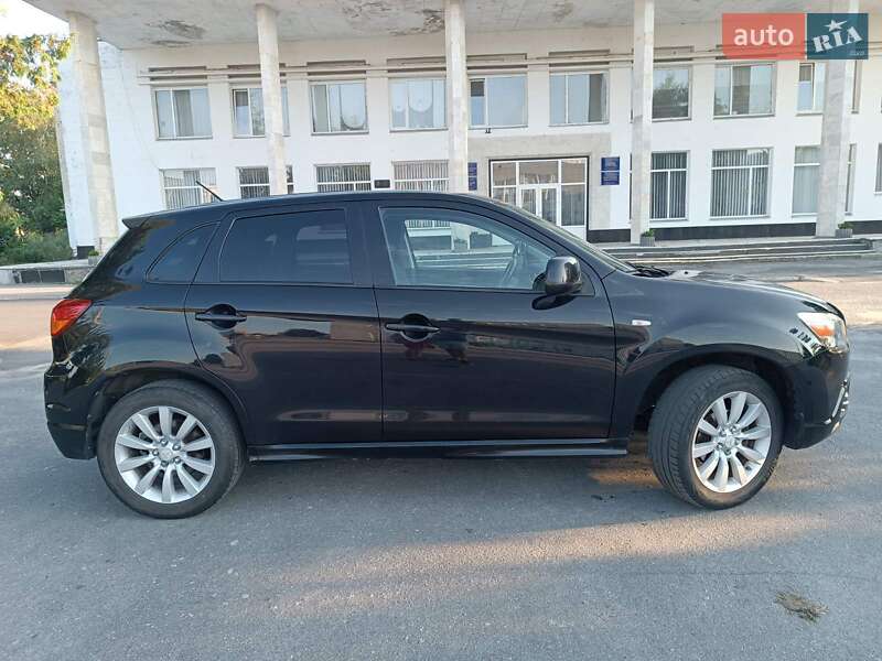 Позашляховик / Кросовер Mitsubishi Outlander 2010 в Полонному