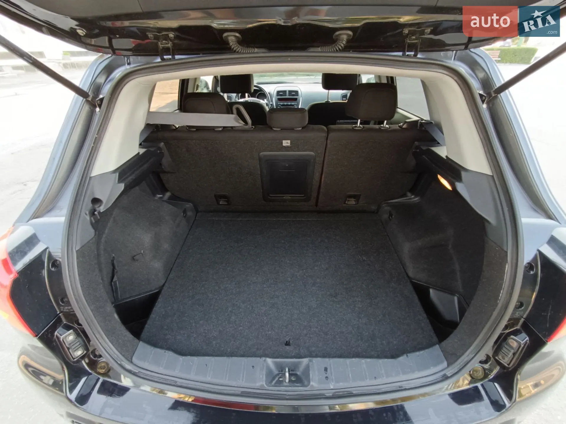 2010 Mitsubishi Outlander - мініатюра 10