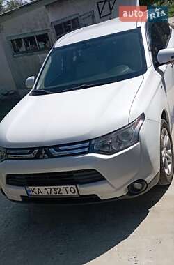Внедорожник / Кроссовер Mitsubishi Outlander 2013 в Дубно
