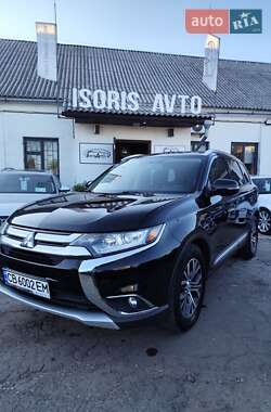 Внедорожник / Кроссовер Mitsubishi Outlander 2016 в Чернигове