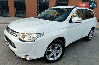 Внедорожник / Кроссовер Mitsubishi Outlander 2013 в Львове