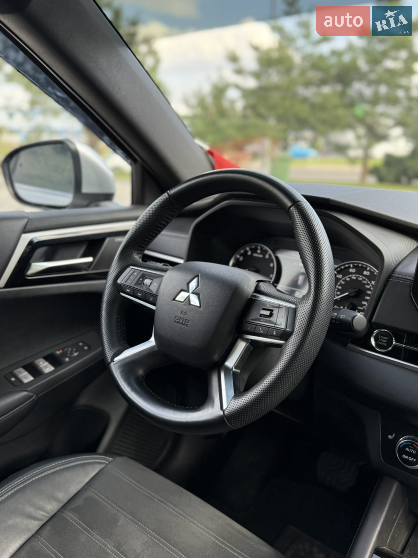 2022 Mitsubishi Outlander - мініатюра 22