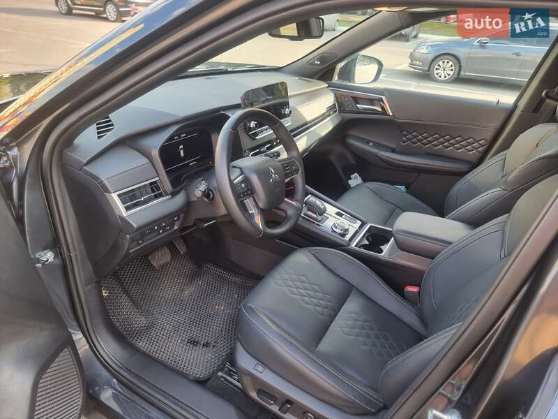 Позашляховик / Кросовер Mitsubishi Outlander 2024 в Броварах