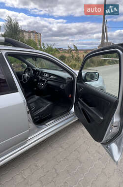 Внедорожник / Кроссовер Mitsubishi Outlander 2007 в 