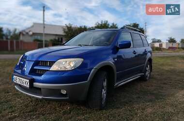 Позашляховик / Кросовер Mitsubishi Outlander 2004 в Шевченковому