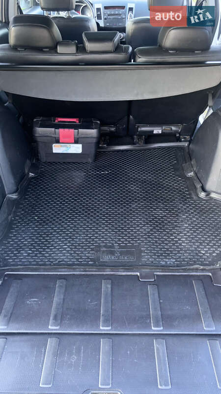 Позашляховик / Кросовер Mitsubishi Outlander 2009 в Прилуках