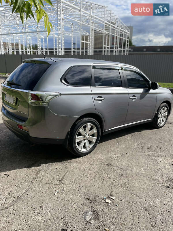 Позашляховик / Кросовер Mitsubishi Outlander 2014 в Вінниці