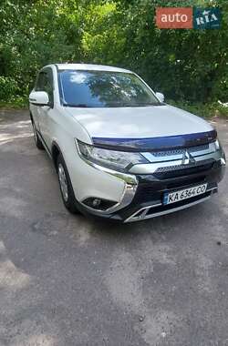 Внедорожник / Кроссовер Mitsubishi Outlander 2020 в Вышгороде