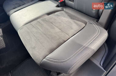 Внедорожник / Кроссовер Mitsubishi Outlander 2019 в 