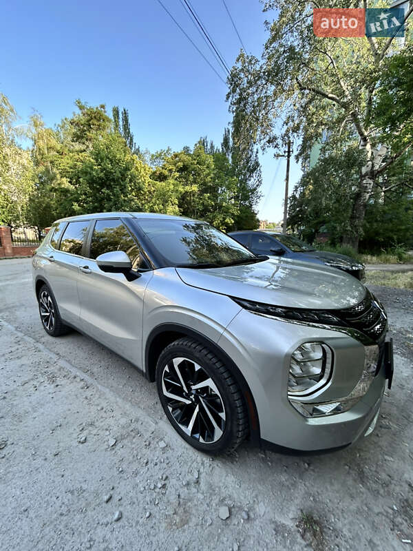 Mitsubishi Outlander 2022