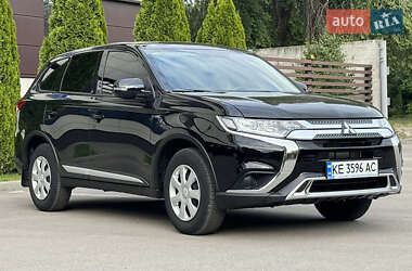 Внедорожник / Кроссовер Mitsubishi Outlander 2019 в Киеве