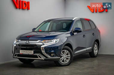 Внедорожник / Кроссовер Mitsubishi Outlander 2018 в Киеве