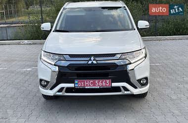 Позашляховик / Кросовер Mitsubishi Outlander 2020 в Рівному
