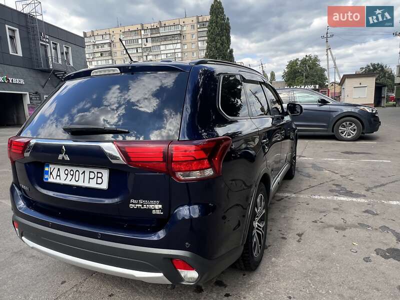 Внедорожник / Кроссовер Mitsubishi Outlander 2016 в Броварах