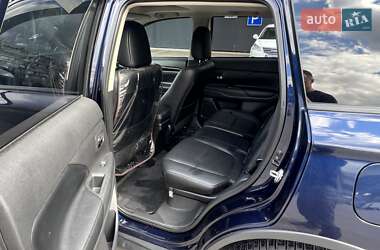Внедорожник / Кроссовер Mitsubishi Outlander 2016 в 