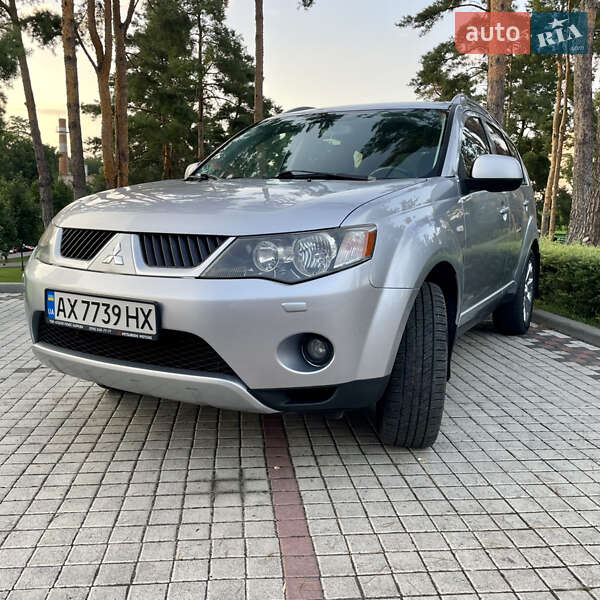 Внедорожник / Кроссовер Mitsubishi Outlander 2008 в 
