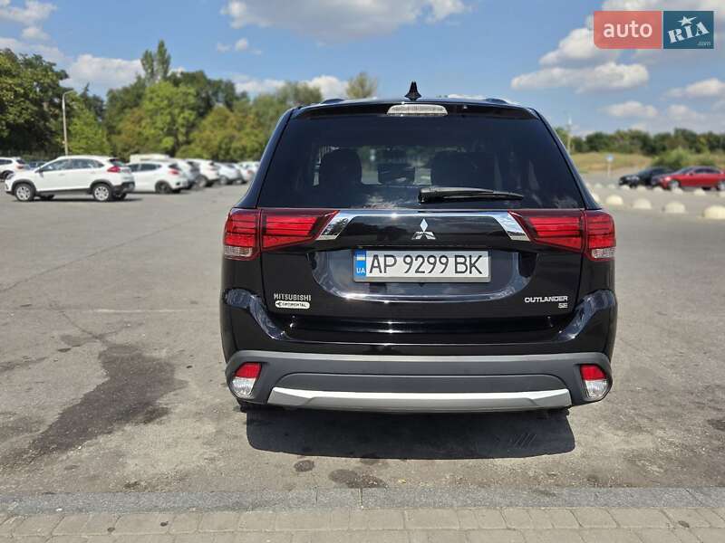 Позашляховик / Кросовер Mitsubishi Outlander 2017 в Запоріжжі