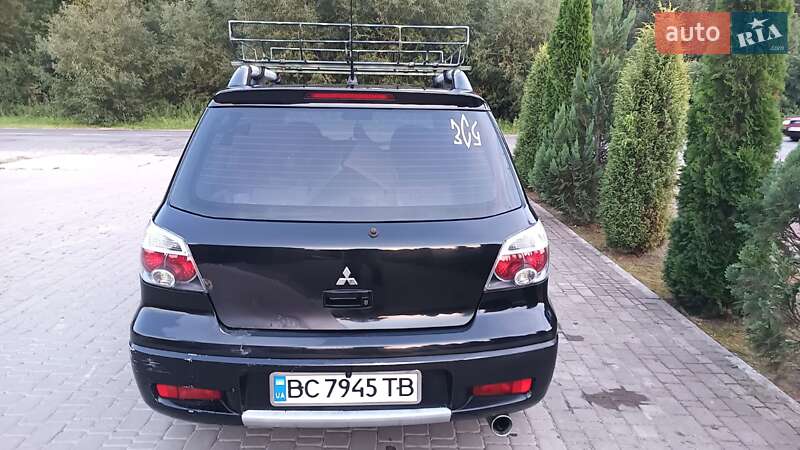 Внедорожник / Кроссовер Mitsubishi Outlander 2003 в Яворове