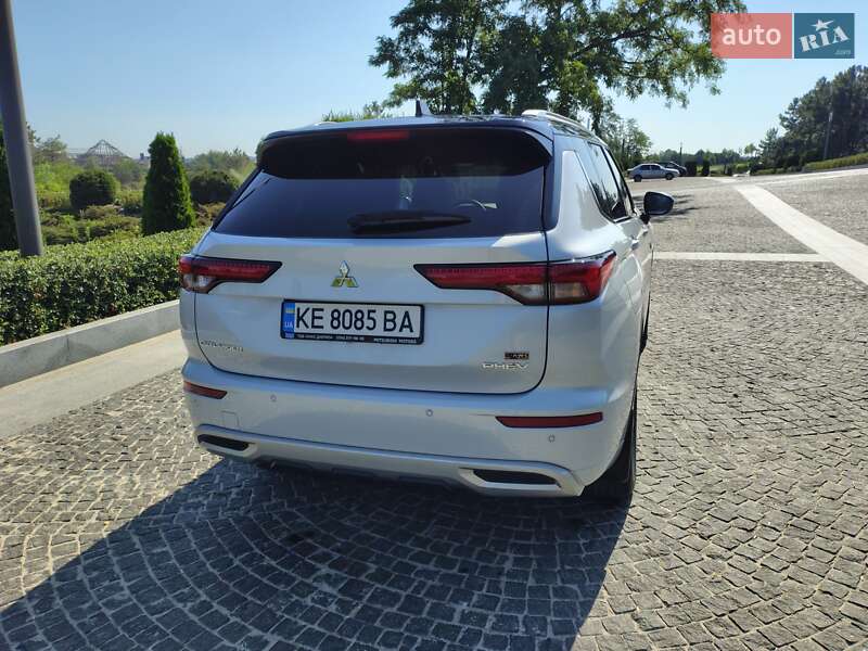 Позашляховик / Кросовер Mitsubishi Outlander 2022 в Дніпрі