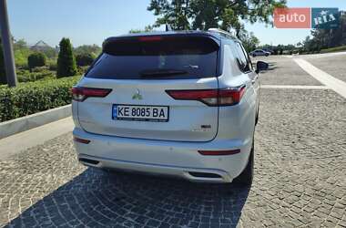 Внедорожник / Кроссовер Mitsubishi Outlander 2022 в 