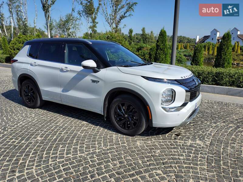 Позашляховик / Кросовер Mitsubishi Outlander 2022 в Дніпрі