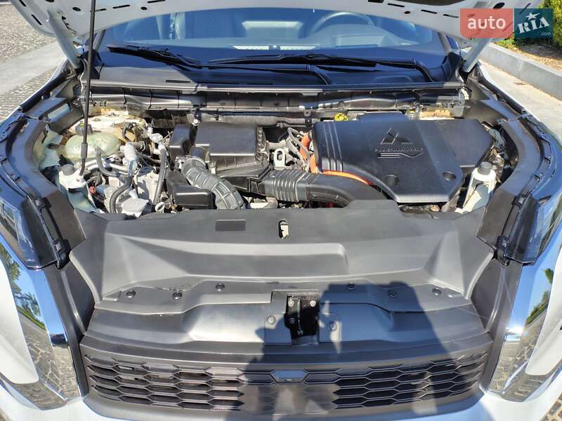 Позашляховик / Кросовер Mitsubishi Outlander 2022 в Дніпрі