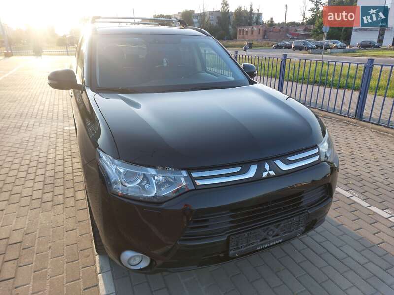 Позашляховик / Кросовер Mitsubishi Outlander 2012 в Нетішині