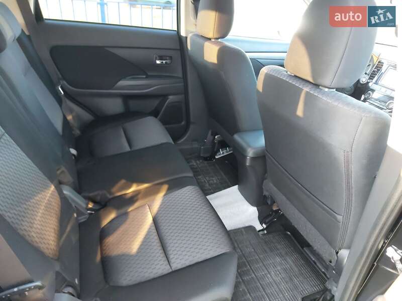 Позашляховик / Кросовер Mitsubishi Outlander 2012 в Нетішині