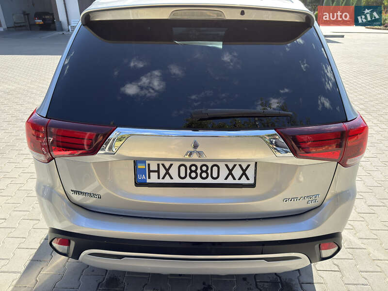 Внедорожник / Кроссовер Mitsubishi Outlander 2019 в Каменец-Подольском