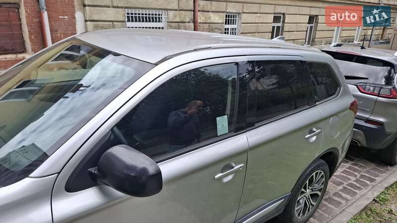 Внедорожник / Кроссовер Mitsubishi Outlander 2017 в Львове