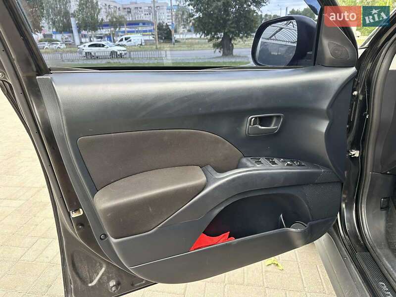 Внедорожник / Кроссовер Mitsubishi Outlander 2010 в Днепре