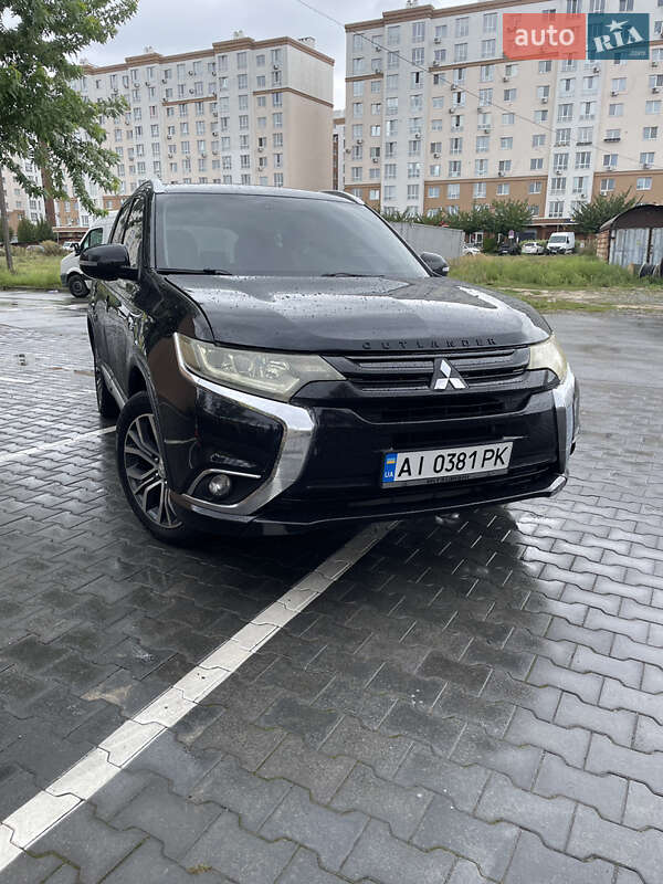 Mitsubishi Outlander 2015