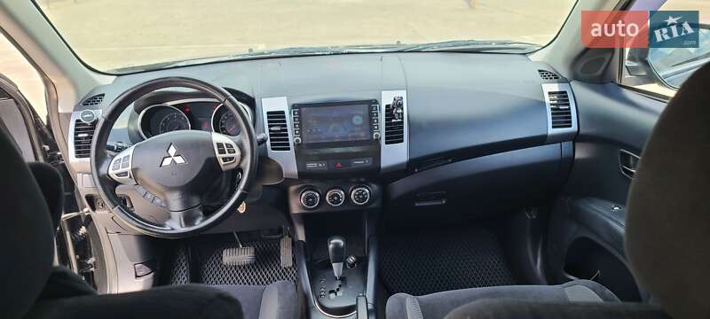 Позашляховик / Кросовер Mitsubishi Outlander 2011 в Львові фото 16 Позашляховик / Кросовер Mitsubishi Outlander 2011 в Львові