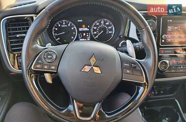 Позашляховик / Кросовер Mitsubishi Outlander 2018 в Львові