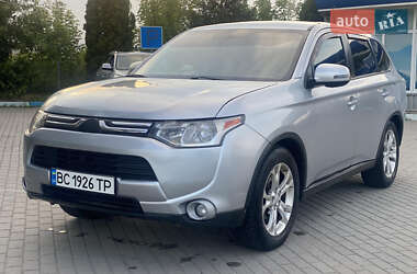 Позашляховик / Кросовер Mitsubishi Outlander 2014 в Львові