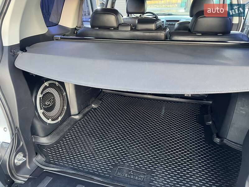 Позашляховик / Кросовер Mitsubishi Outlander 2009 в Кривому Розі