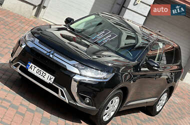 Позашляховик / Кросовер Mitsubishi Outlander 2019 в Івано-Франківську